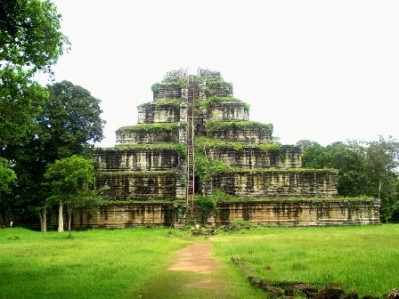 Koh Ker Cambodia Siem Reap Angkor Wat tours activities guides Beng Mealea