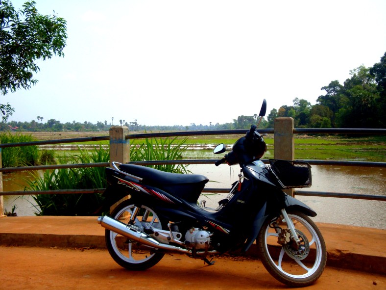 siem reap tour, cambodia, motorbike tours, moto, floating villages cambodia, visit cambodia, jeep tours, cambodia jeep tours, day trips, visit siem reap, siem reap half day, kulen mountain, angkor wat, angkor thom, temple guides, cambodia adventures, activities, tours of angkor wat, temples, bike tours, countryside, what to do in siem reap, beantei srei, beng mealea temple, where to visit, off the beaten path, motorcycle, angkor guides, grand small circuit