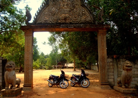 Adventures Cambodia Siem Reap activities tours motorbike jeep culture angkor temples guides tours